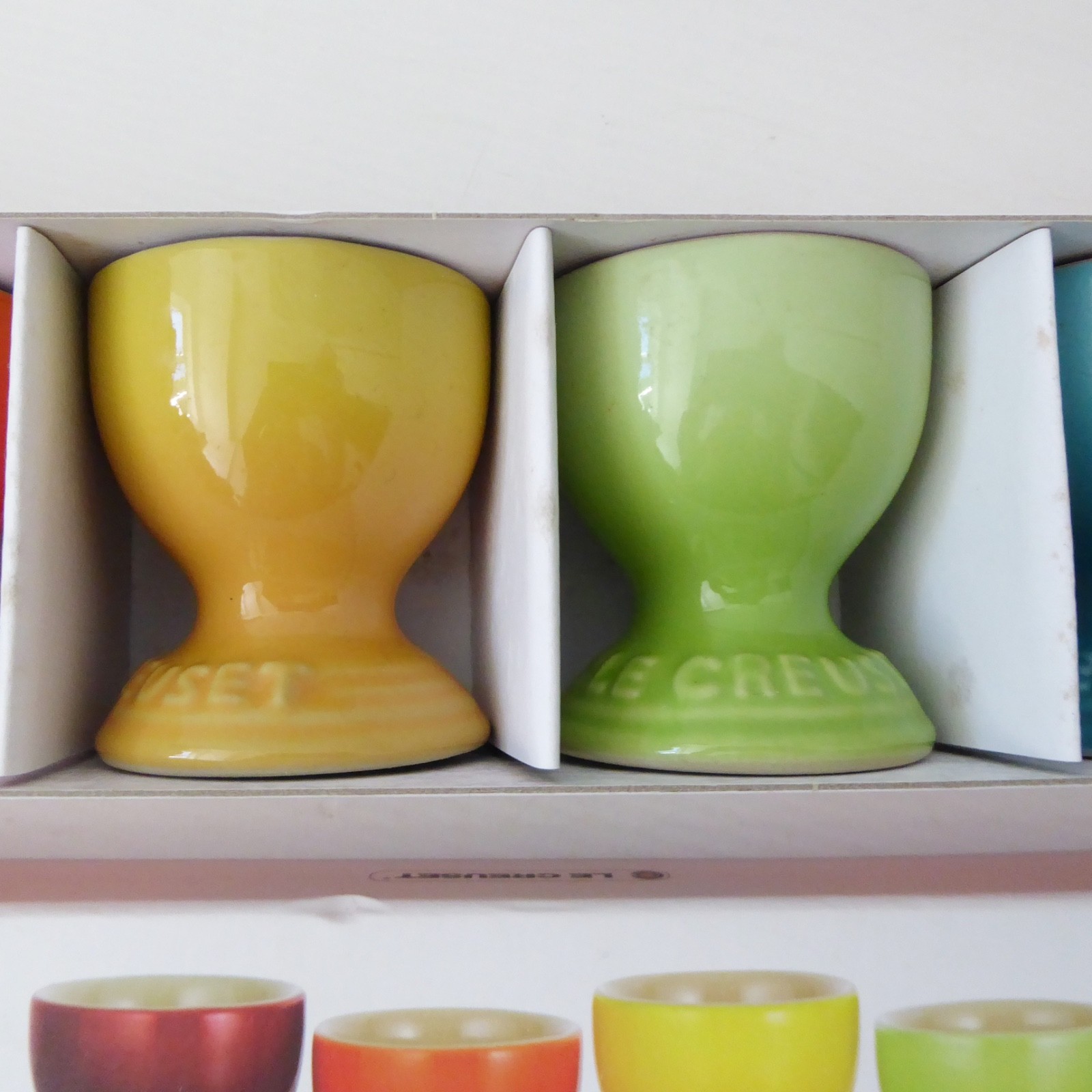 Set of 6 boxed Le Creuset Rainbow ceramic stoneware footed egg cups. Multicolour - Image 6