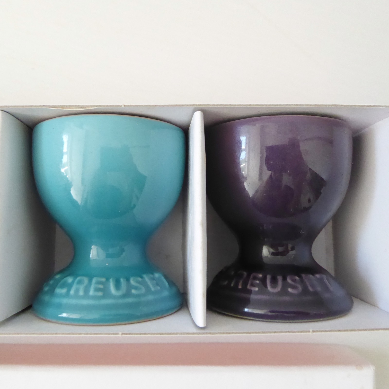 Set of 6 boxed Le Creuset Rainbow ceramic stoneware footed egg cups. Multicolour - Image 7