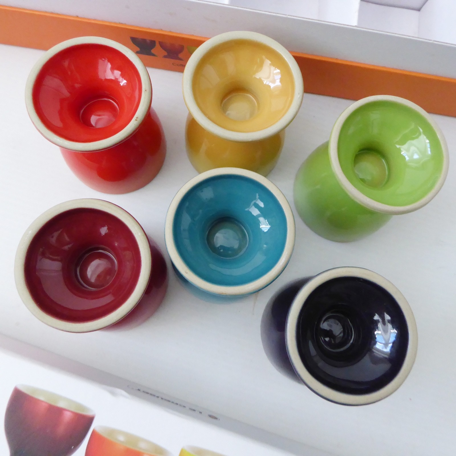 Set of 6 boxed Le Creuset Rainbow ceramic stoneware footed egg cups. Multicolour - Image 9