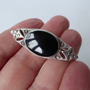 Sterling silver 925 brooch & black oval onyx gemstone, vintage/antique mourning
