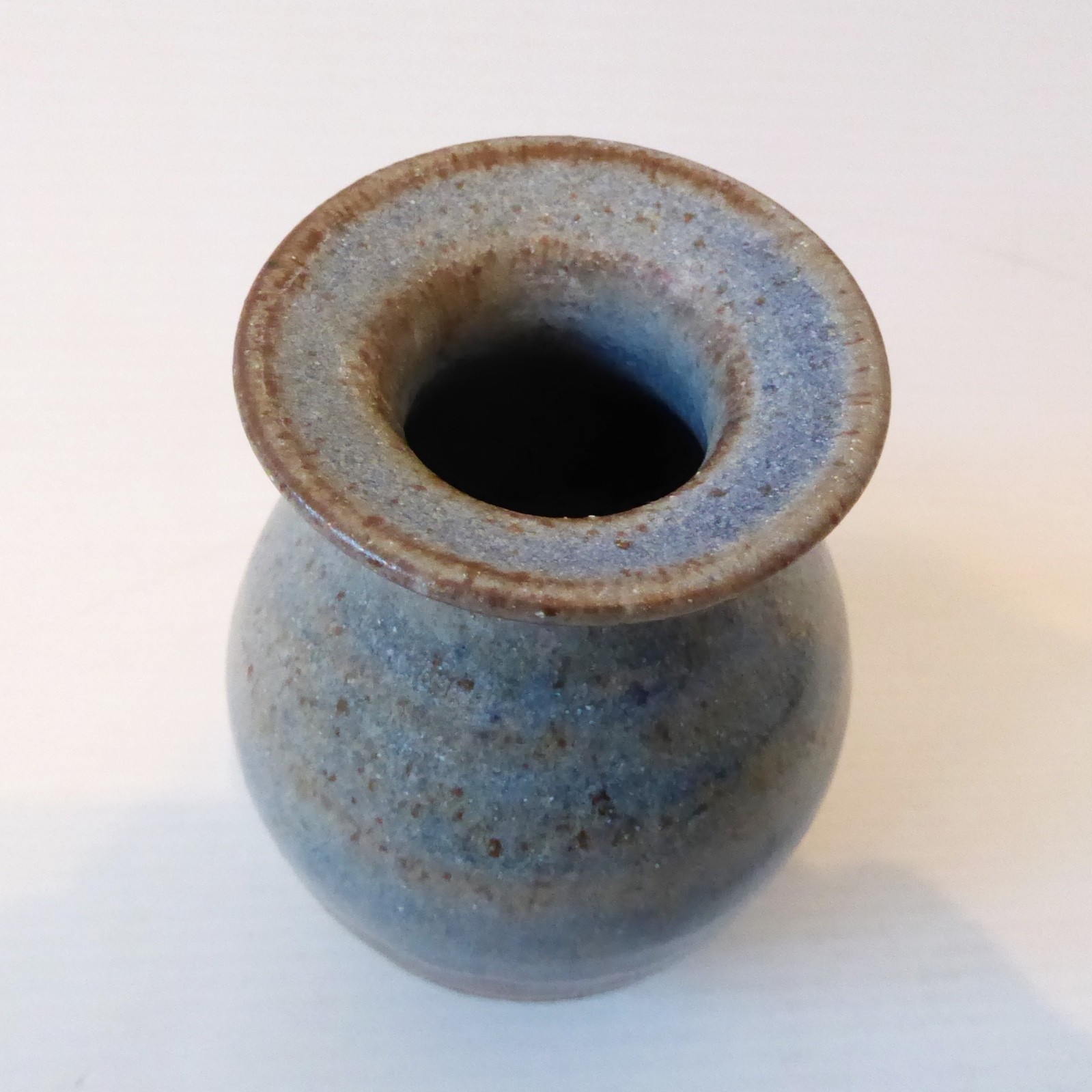 Studio Pottery small vase, signed vintage handmade stoneware clay, brown & blue - Image 9