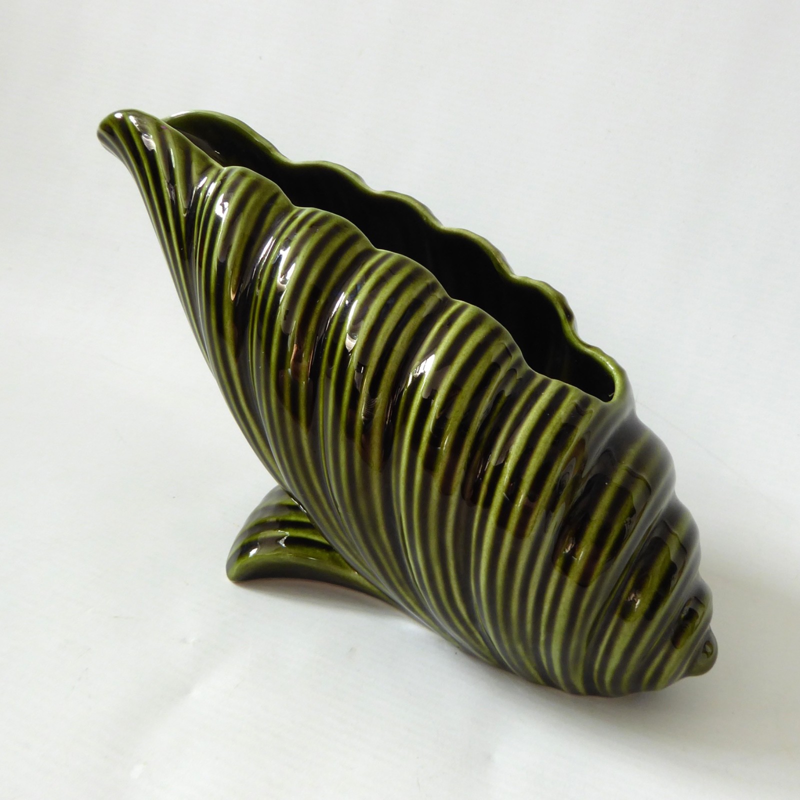 Sylvac large shell mantle vase 399, vintage deep olive green. Retro 60s 70s - Image 3