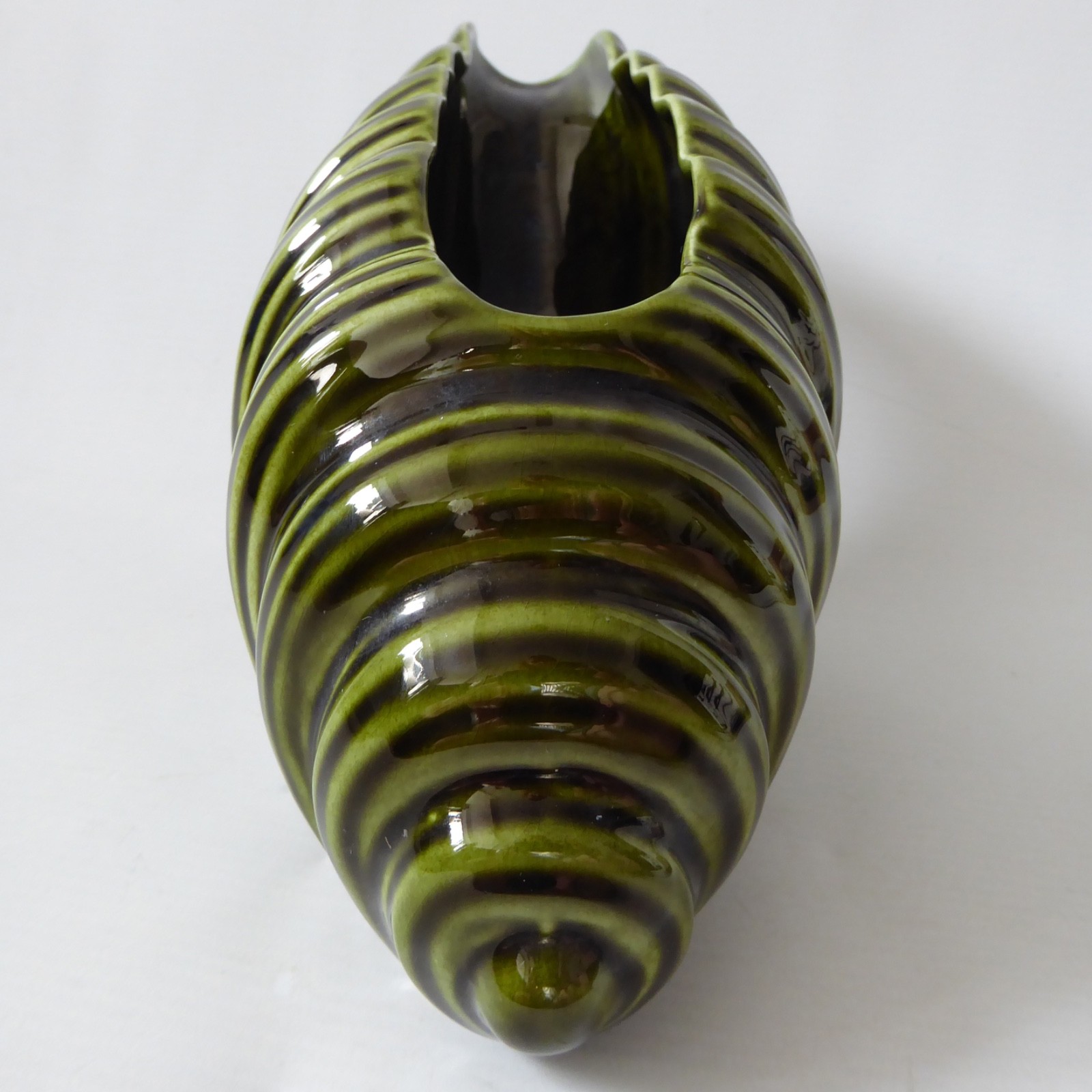 Sylvac large shell mantle vase 399, vintage deep olive green. Retro 60s 70s - Image 5