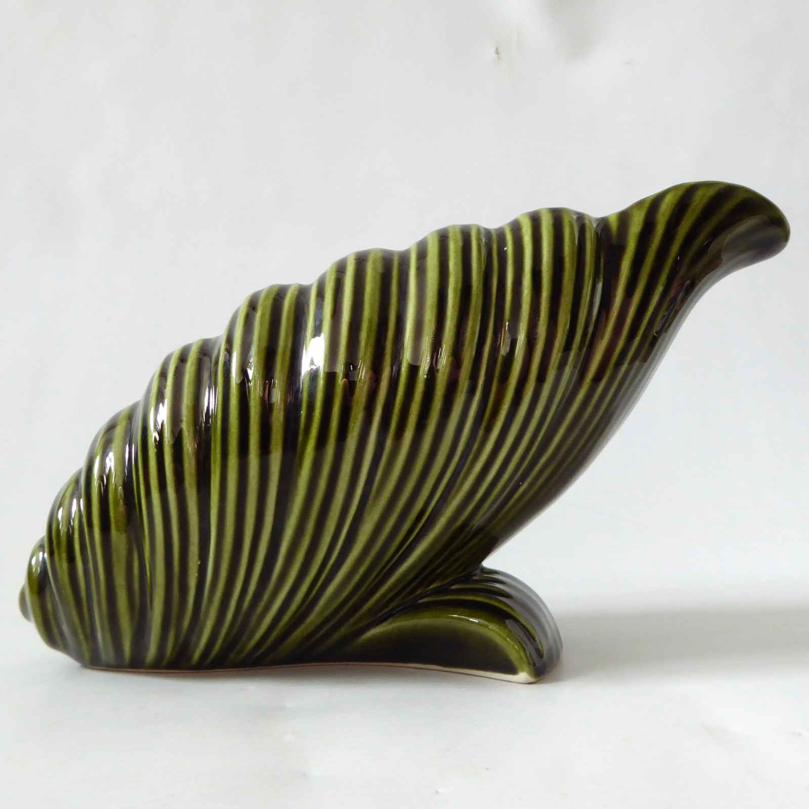 Sylvac large shell mantle vase 399, vintage deep olive green. Retro 60s 70s - Image 7
