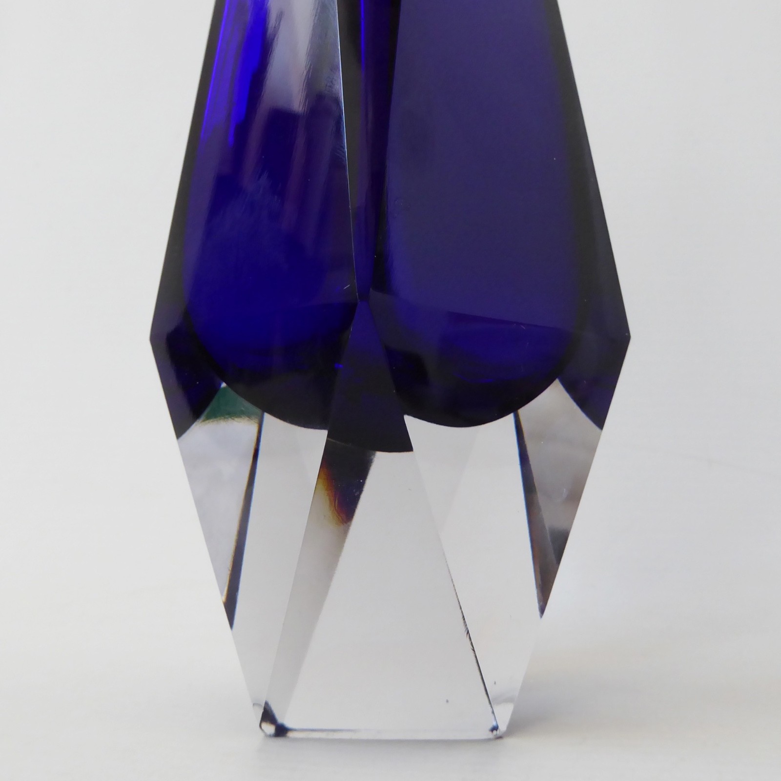 VEB Kunstglas art glass blue faceted block vase, vintage East German GDR 1970s - Image 5