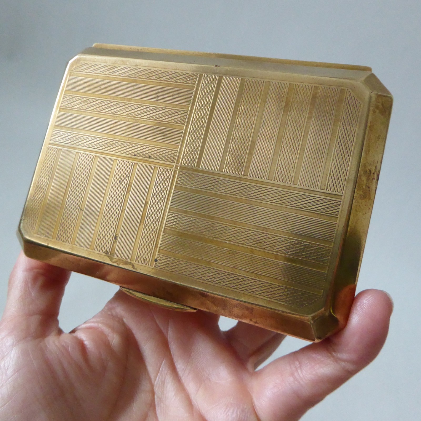 Vintage Marcovitch Black & White Cigarettes box tin, Art Deco 30s/40s brass - Image 10