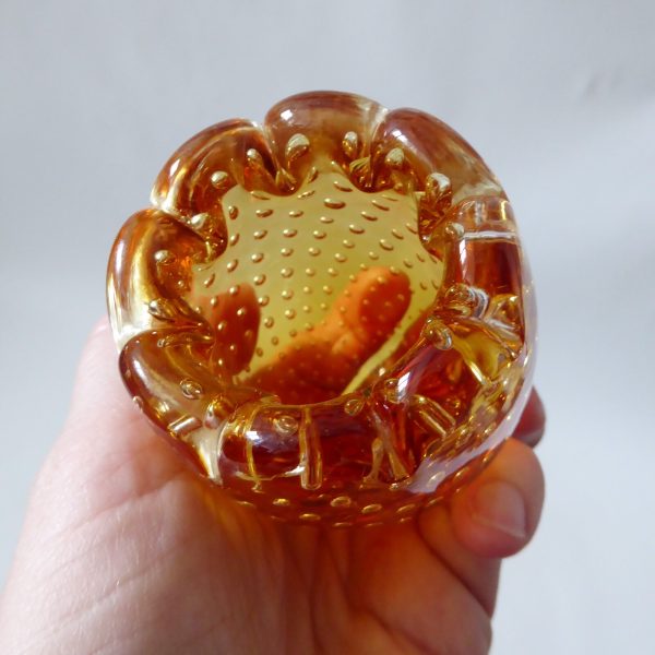 Vintage controlled bubble scalloped rim art glass vase, small amber pot, retro - Image 10