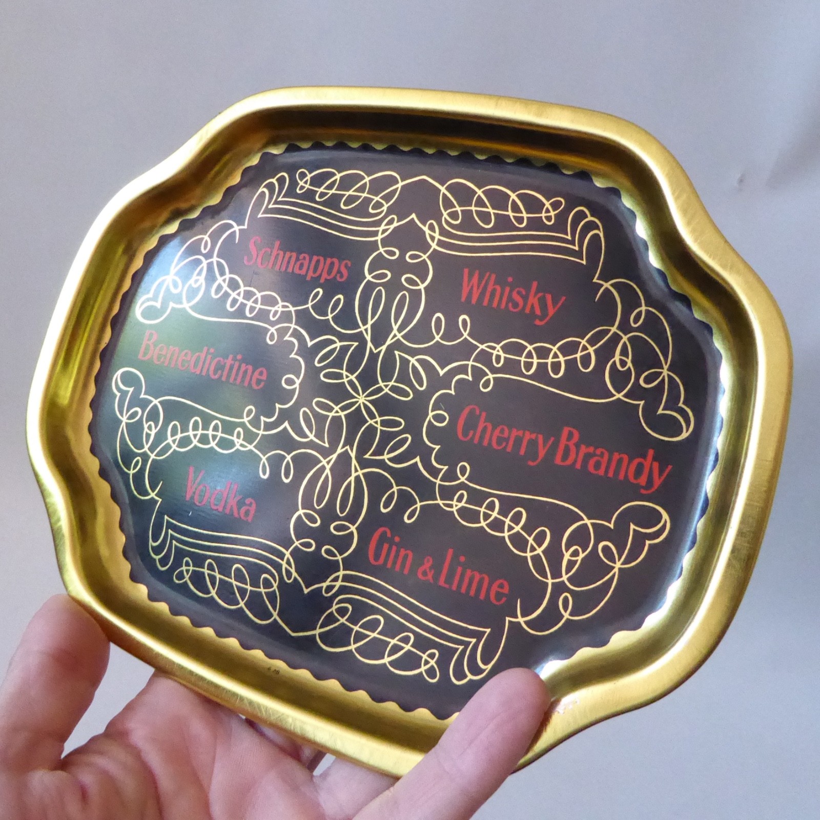 Vintage spirit shot drinks serving tray, Black & gold retro barware. Tin metal - Image 3