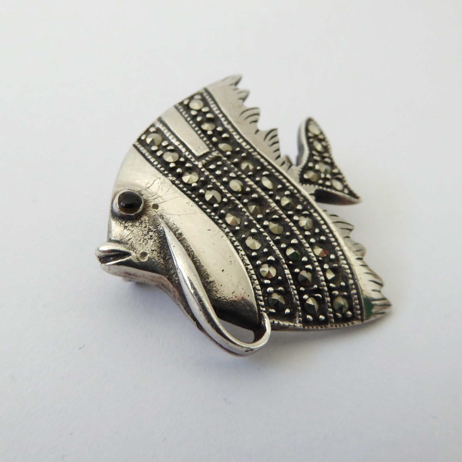 Vintage sterling silver 925 fish brooch + fine marcasite gemstones. Retro kitsch - Image 6