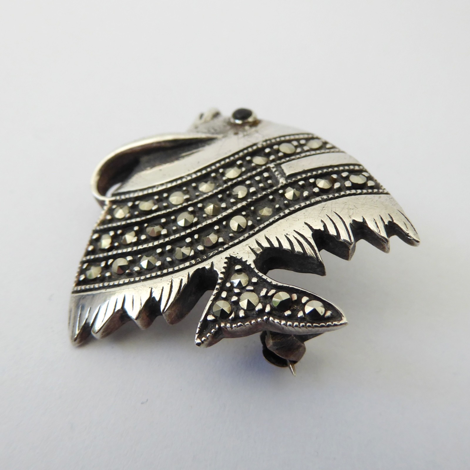 Vintage sterling silver 925 fish brooch + fine marcasite gemstones. Retro kitsch - Image 7