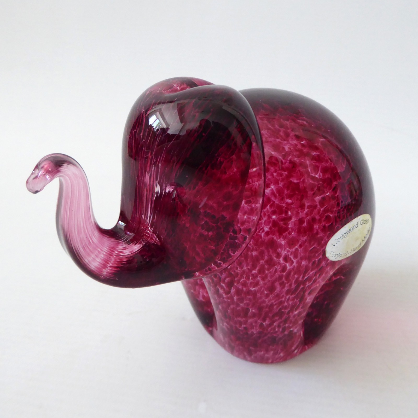 Wedgwood speckled pink art glass elephant paperweight ornament RSW405, vintage - Image 7