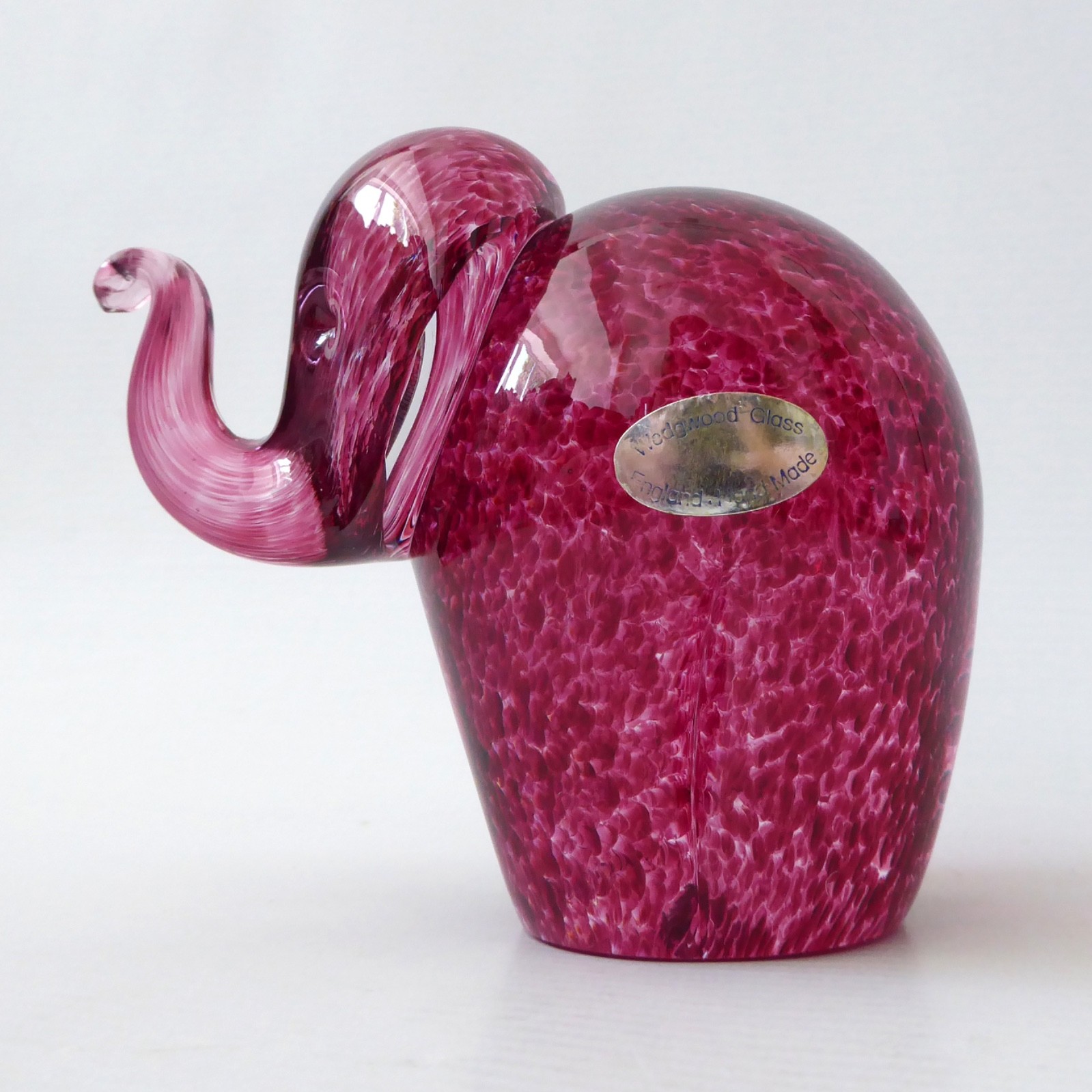 Wedgwood speckled pink art glass elephant paperweight ornament RSW405, vintage