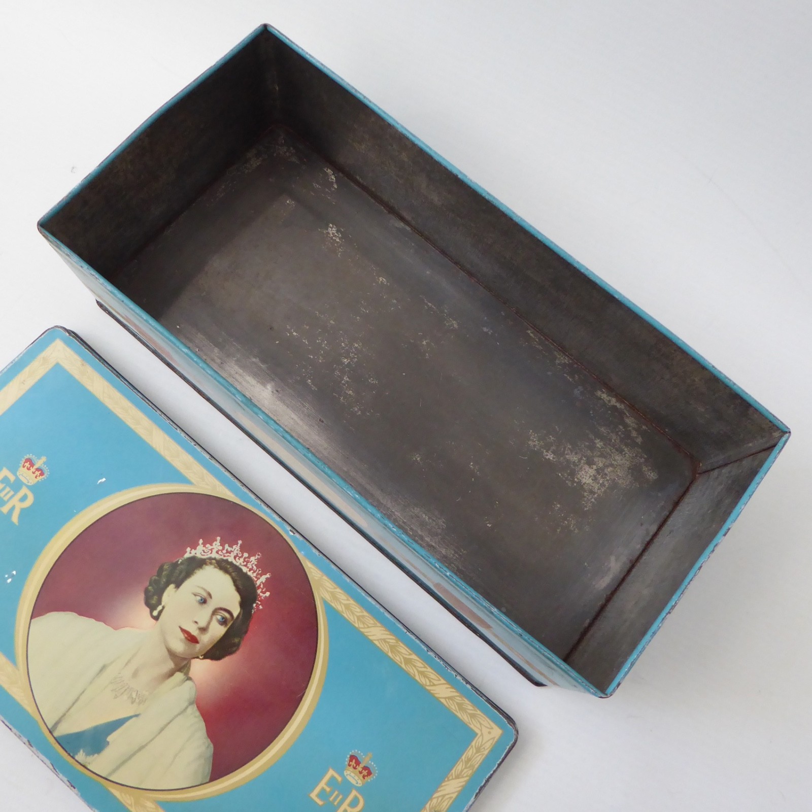 1953 HM Queen Elizabeth 11 Coronation Biscuit Tin, Meredith & Drew ltd, Vintage - Image 11