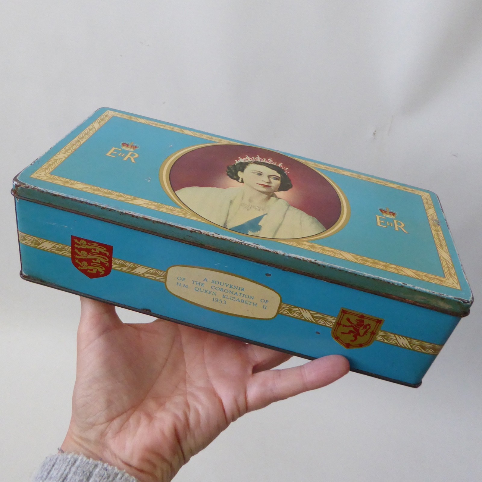 1953 HM Queen Elizabeth 11 Coronation Biscuit Tin, Meredith & Drew ltd, Vintage - Image 8