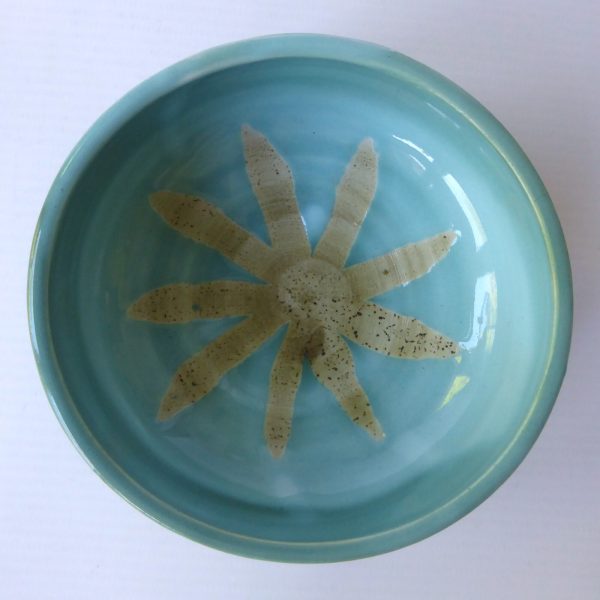 1970s David Sharp Rye studio pottery bud bowl mint/duck egg green & wax resist - Image 3