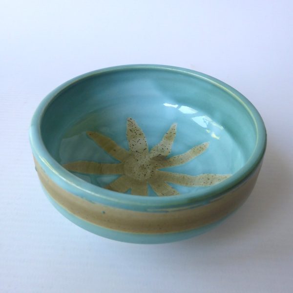 1970s David Sharp Rye studio pottery bud bowl mint/duck egg green & wax resist - Image 4