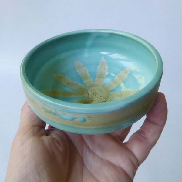 1970s David Sharp Rye studio pottery bud bowl mint/duck egg green & wax resist - Image 5
