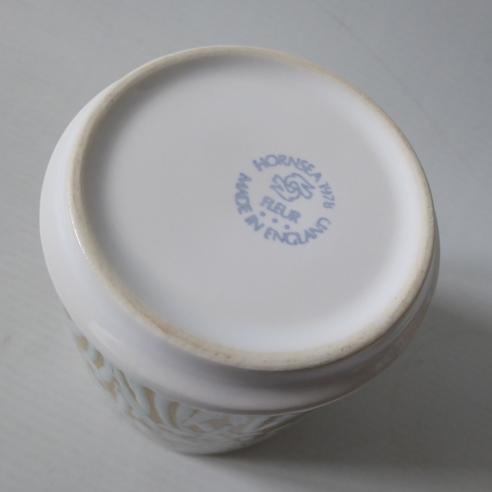 1978 Hornsea Pottery Fleur vintage cylinder pot, 1970s pen pot, container flower - Image 8