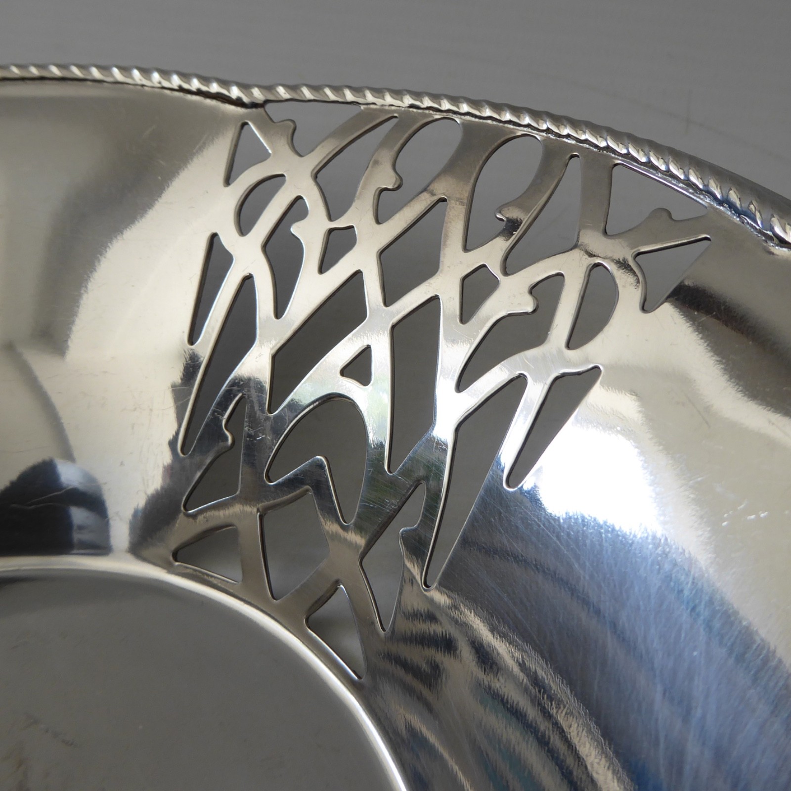 Alessi pierced basket bowl. Vintage design 18/10 inox stainless steel. Italy - Image 5