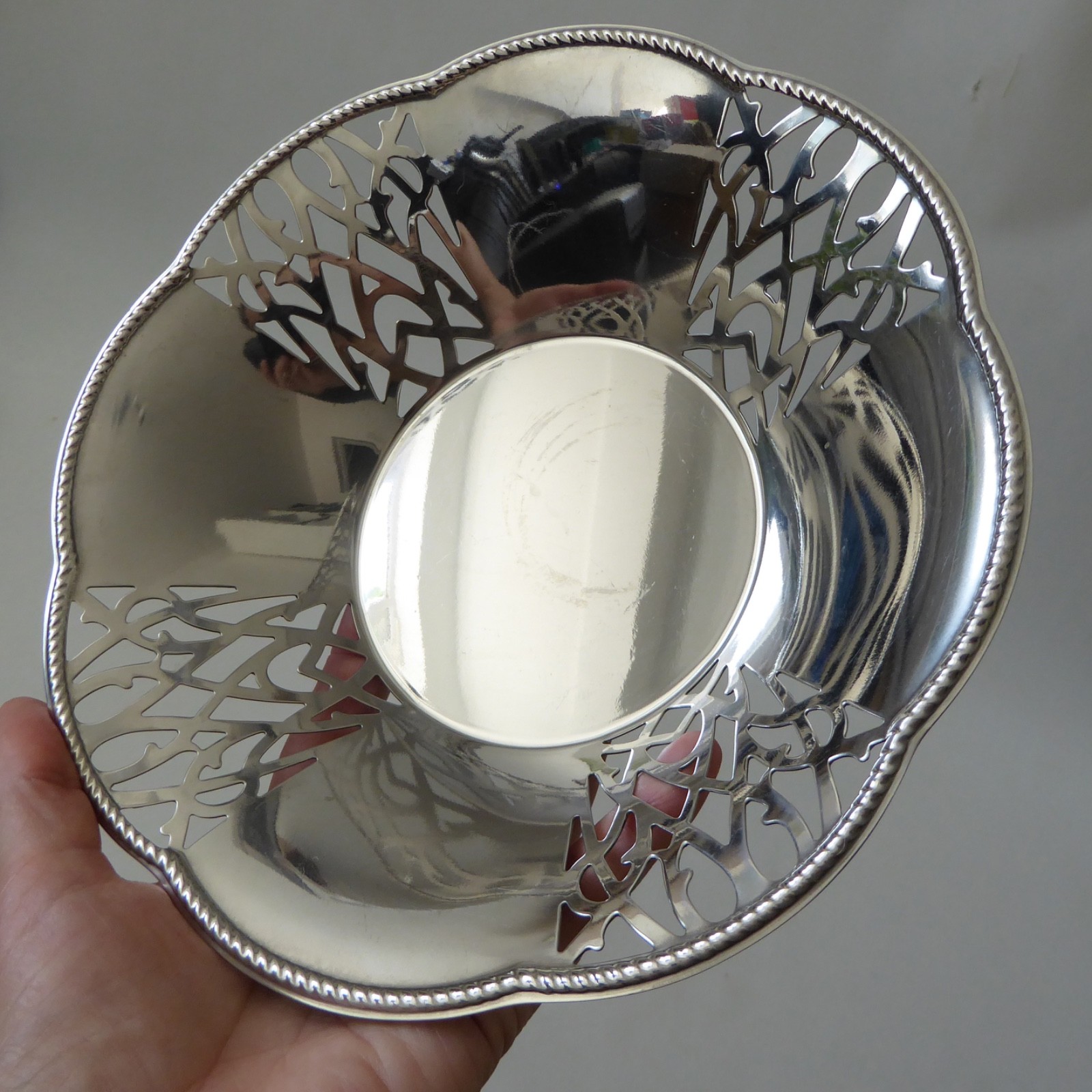 Alessi pierced basket bowl. Vintage design 18/10 inox stainless steel. Italy - Image 8