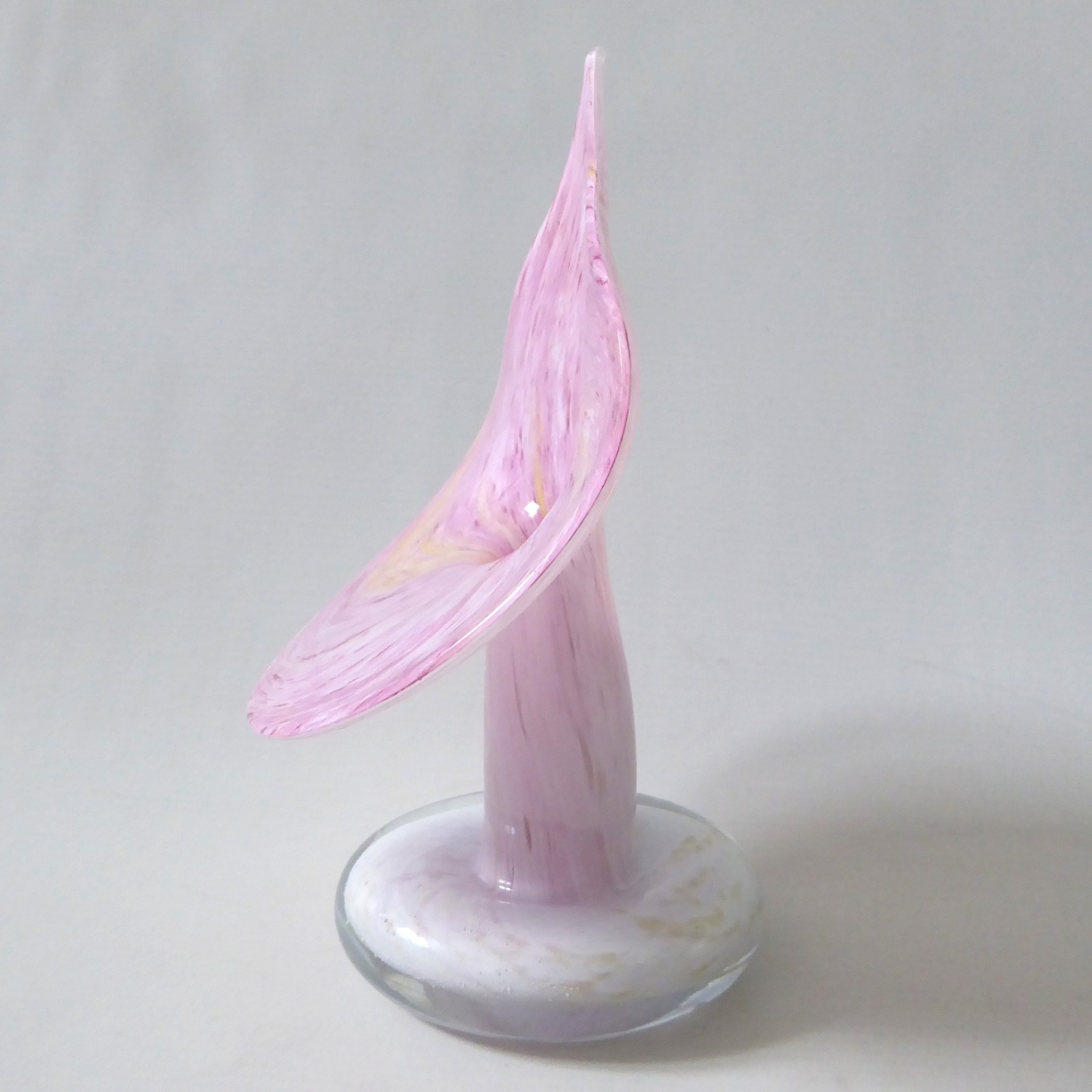 Alum Bay Isle of Wight Jack in the Pulpit art glass vase, pink & white vintage - Image 6