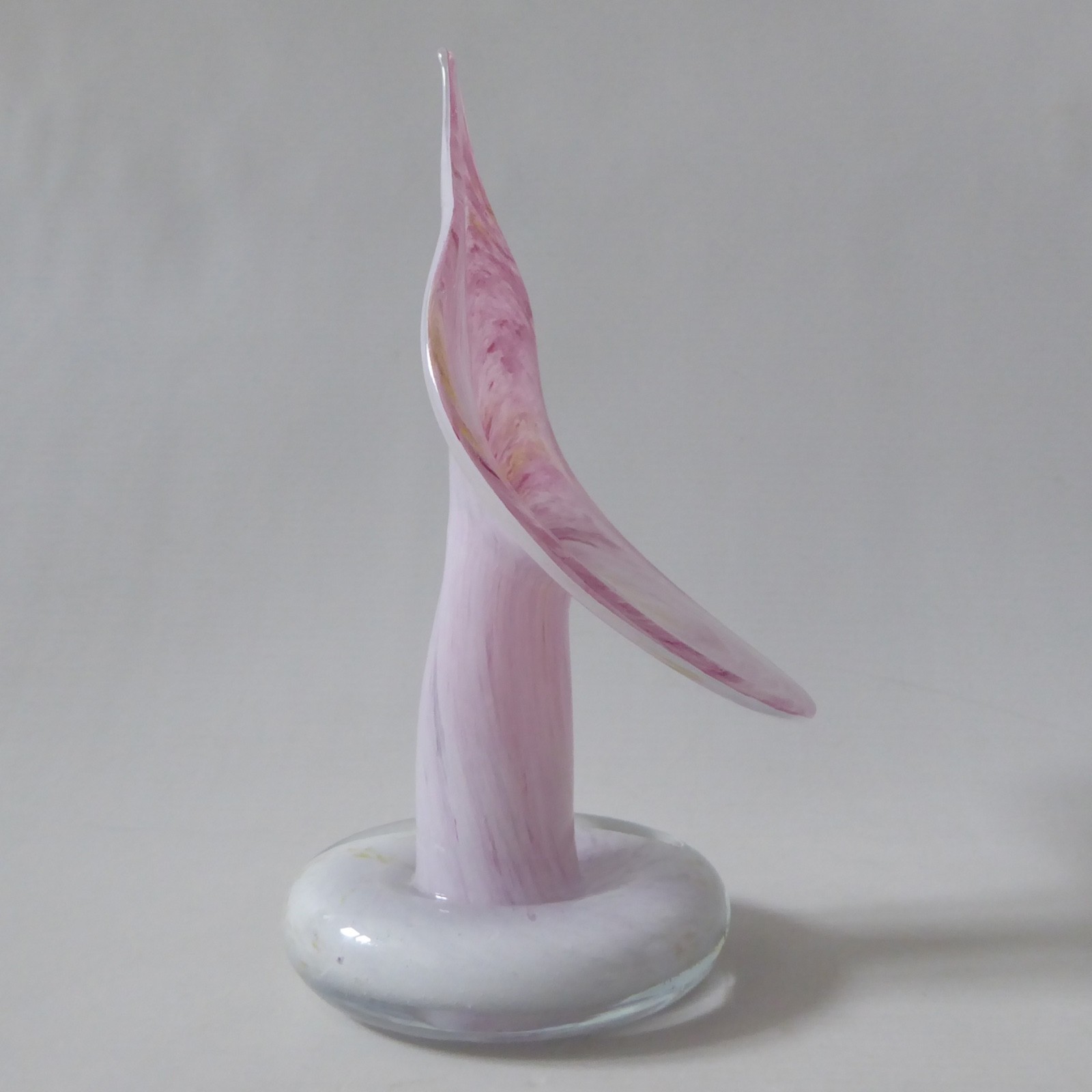 Alum Bay Isle of Wight Jack in the Pulpit art glass vase, pink & white vintage - Image 8