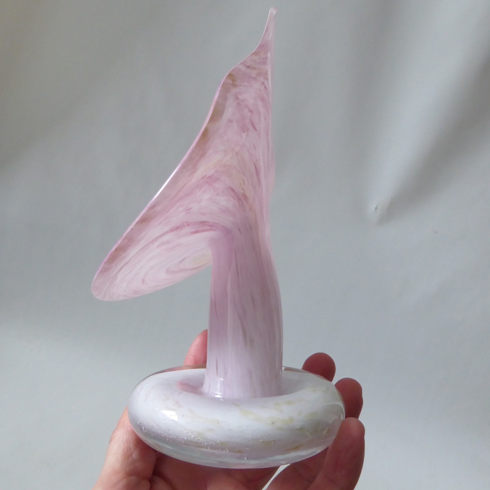Alum Bay Isle of Wight Jack in the Pulpit art glass vase, pink & white vintage - Image 10