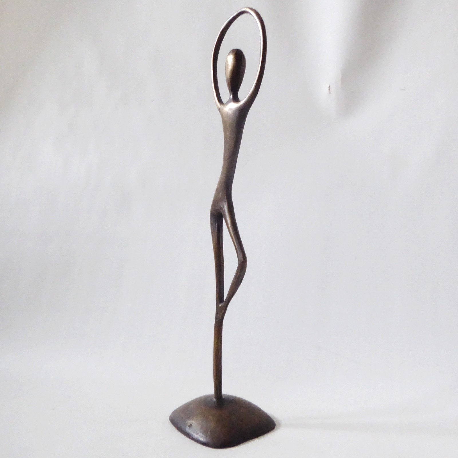 Brass ballerina dancer ornament statue figurine, modernist vintage bronze style - Image 3