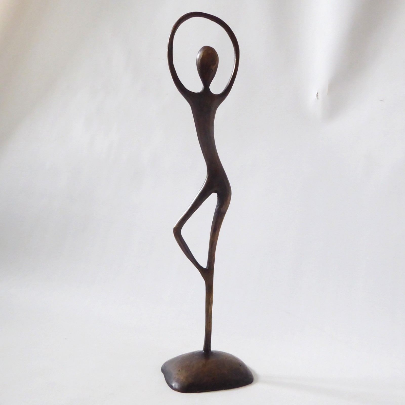 Brass ballerina dancer ornament statue figurine, modernist vintage bronze style - Image 4
