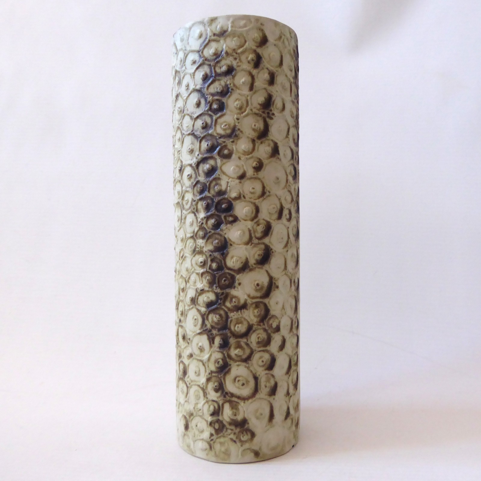 Carn Pottery cylinder 8" tall vase, John Beusmans. 1970s vintage retro. Circles