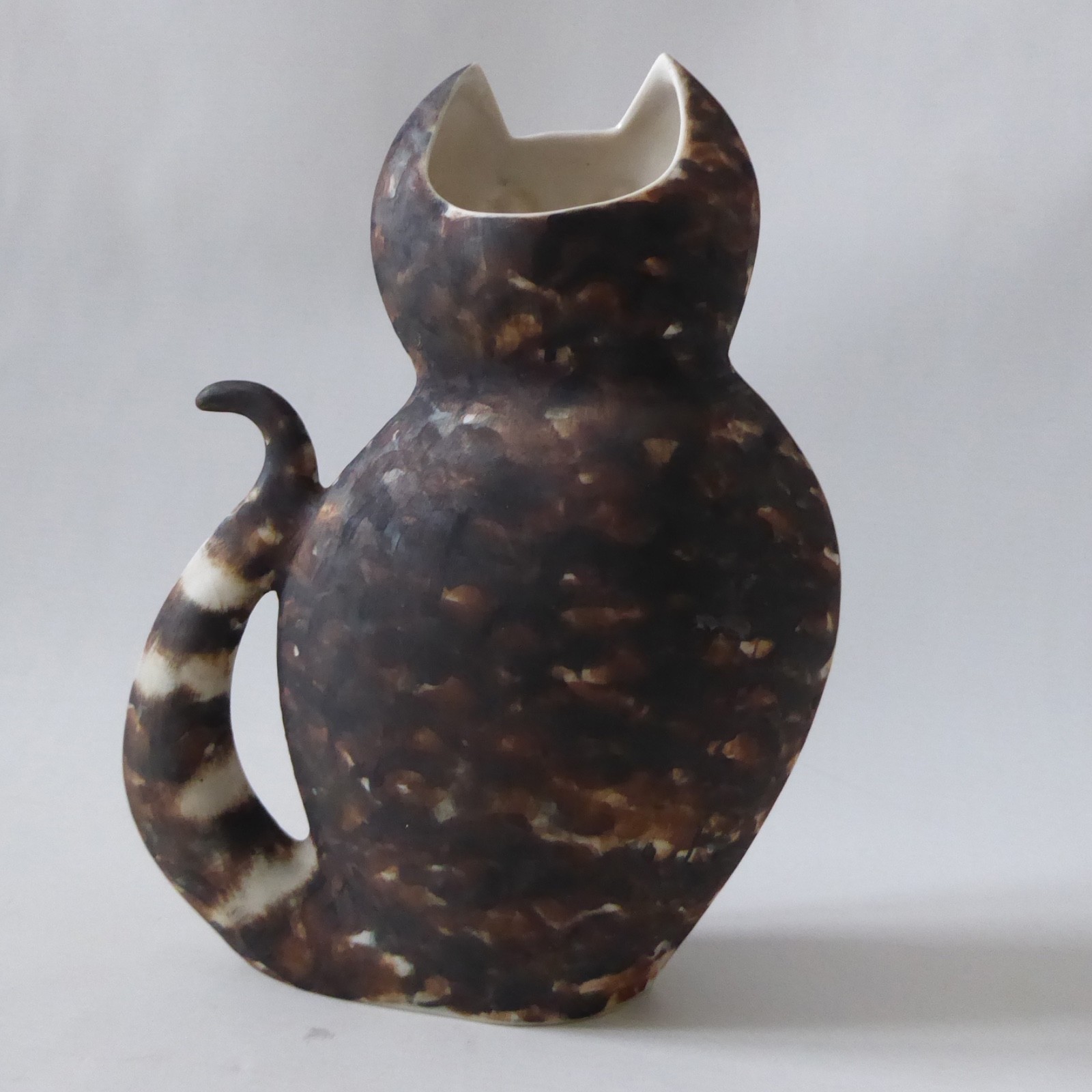Dalton Pottery Scotland ceramic cat figurine vase, black brown white. 1990s - Image 7