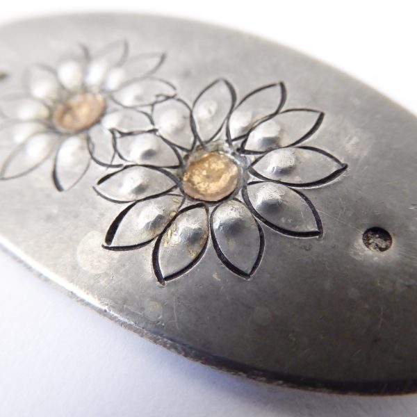 Danish vintage Gertrude Packness oval pewter brooch, flowers. 1950s/1960s retro - Image 3