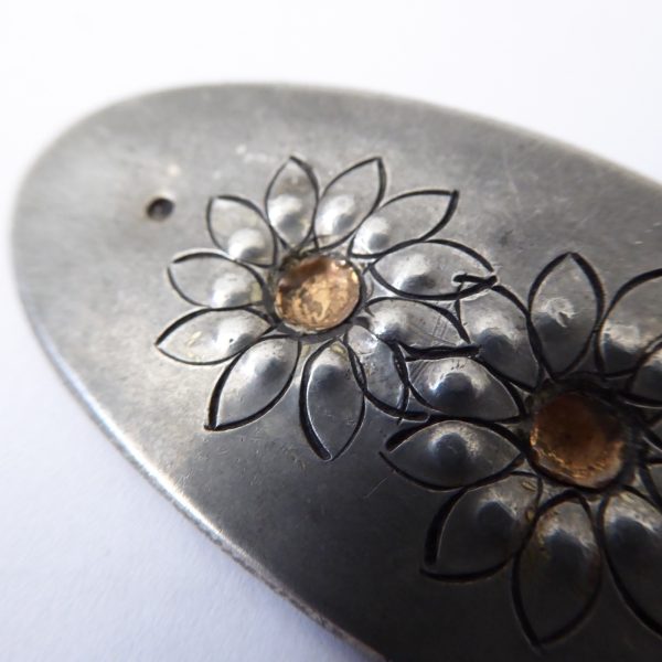 Danish vintage Gertrude Packness oval pewter brooch, flowers. 1950s/1960s retro - Image 4