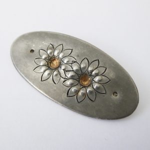 Danish vintage Gertrude Packness oval pewter brooch, flowers. 1950s/1960s retro