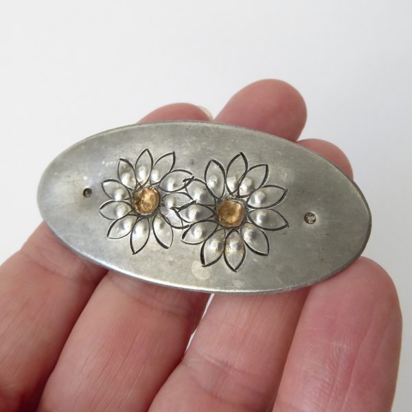 Danish vintage Gertrude Packness oval pewter brooch, flowers. 1950s/1960s retro - Image 6