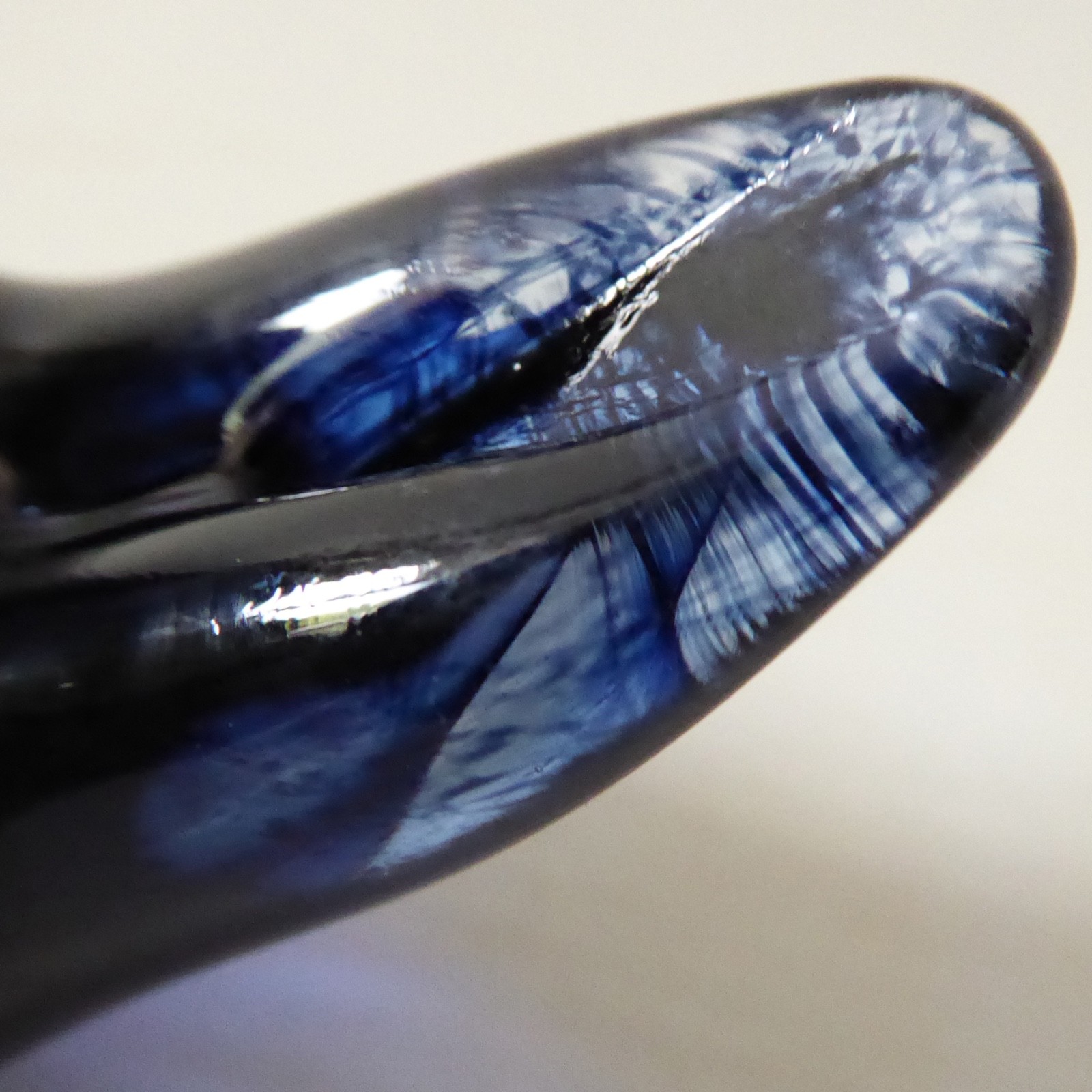 Isle of Wight Studio art glass blue bird paperweight. The Original sticker 1990s - Image 3
