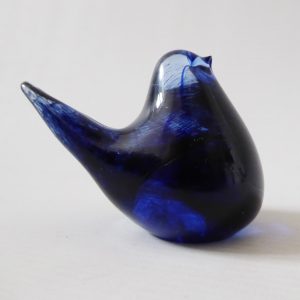 Isle of Wight Studio art glass blue bird paperweight. The Original sticker 1990s