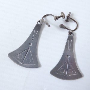 Jorgen Jensen 975 Denmark vintage earrings, triangular drop, pewter. Clip on A/F