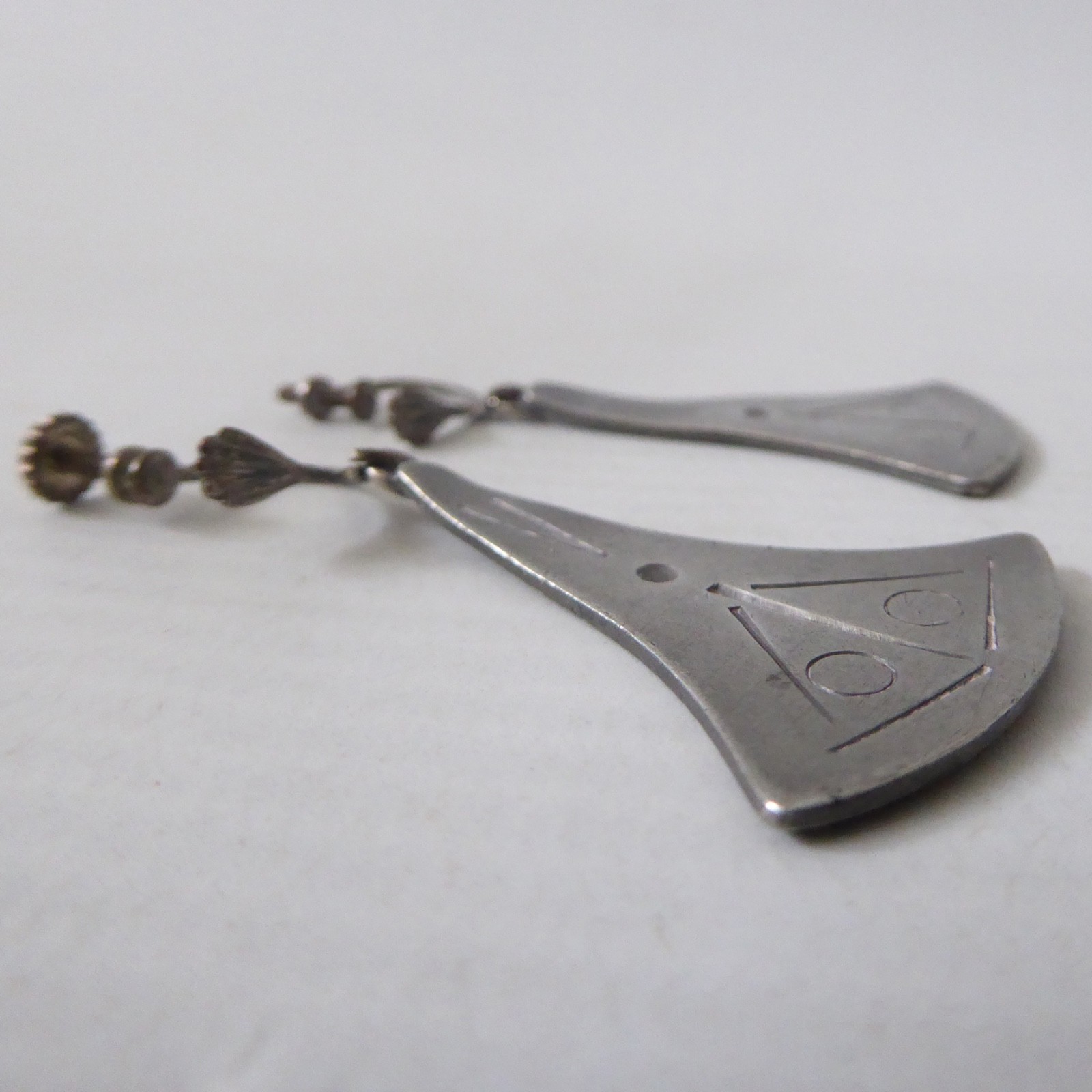 Jorgen Jensen 975 Denmark vintage earrings, triangular drop, pewter. Clip on A/F - Image 8