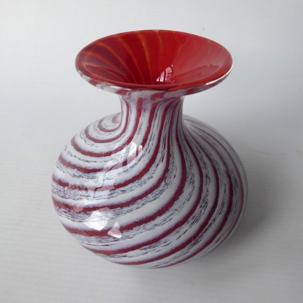 Langham vintage art glass vase, red white twisted stripes, label & etch signed. - Image 7
