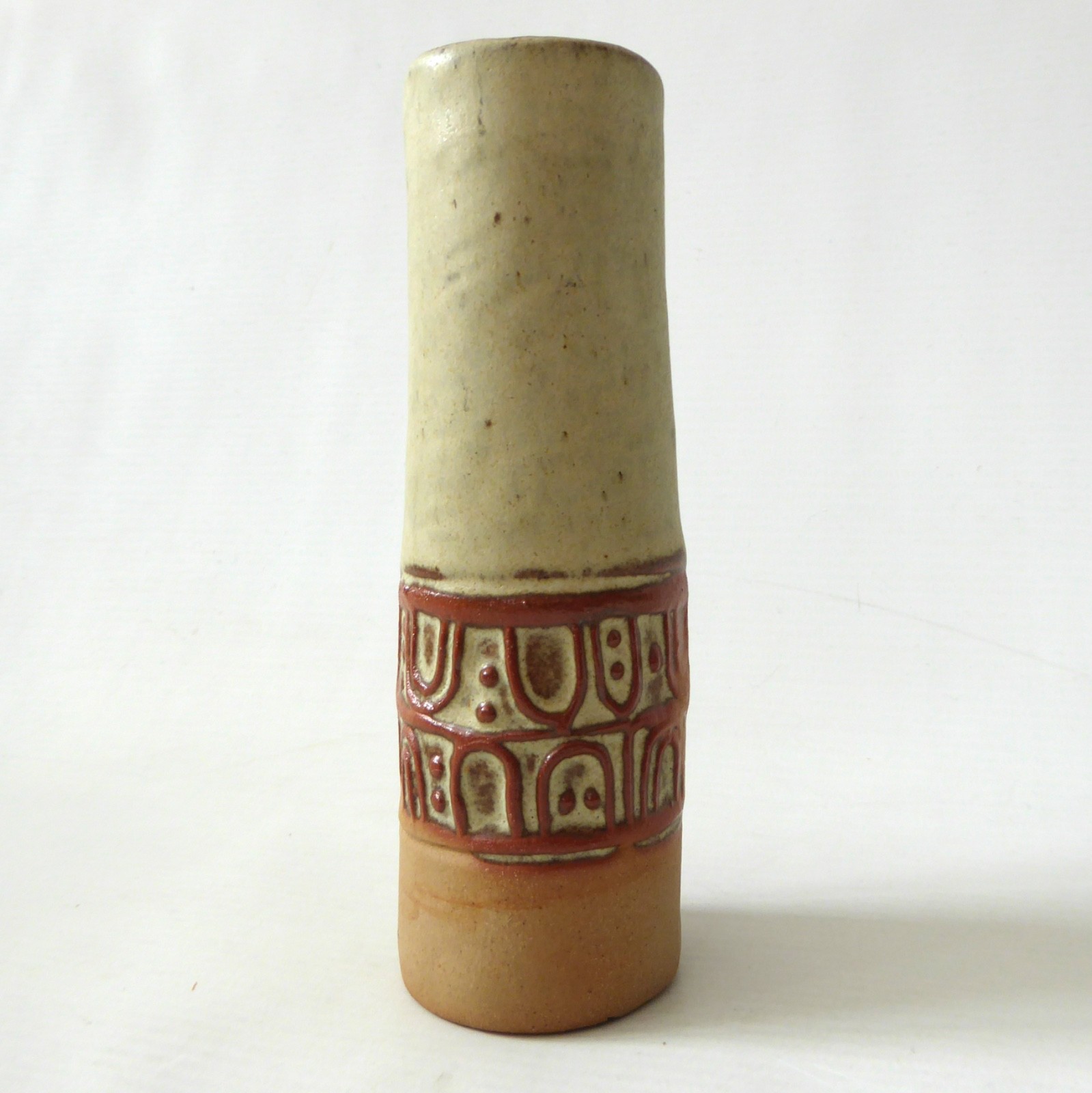 Louis Hudson studio pottery chimney vase, handmade slab built clay 15cm cylinder