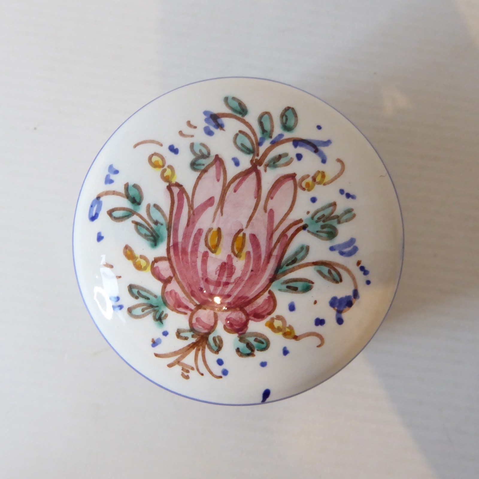 Magnanelli Gubbio Italy ceramic porcelain trinket container box, small lidded - Image 5