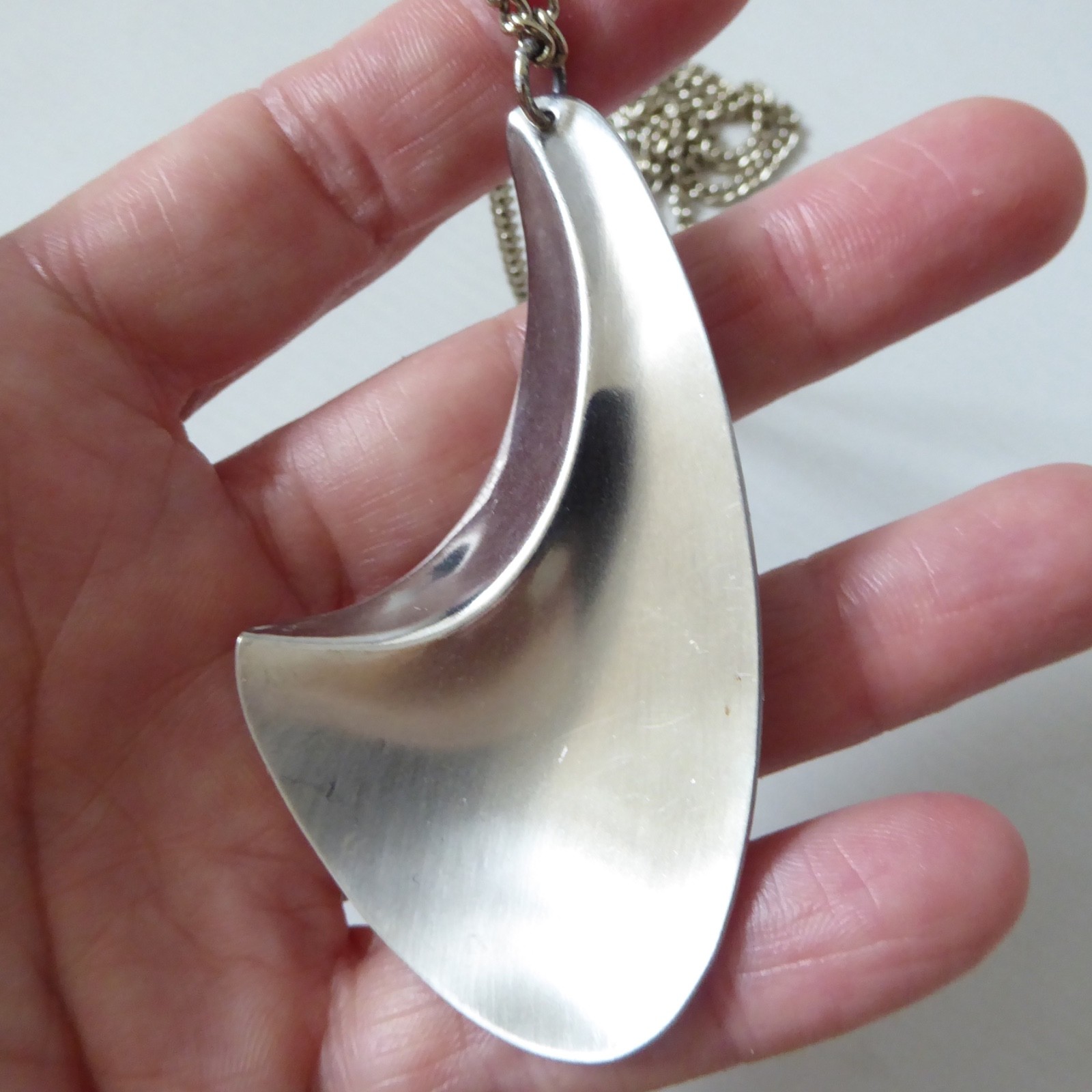 Modernist retro stainless steel vintage pendant necklace & blue abalone ring - Image 8
