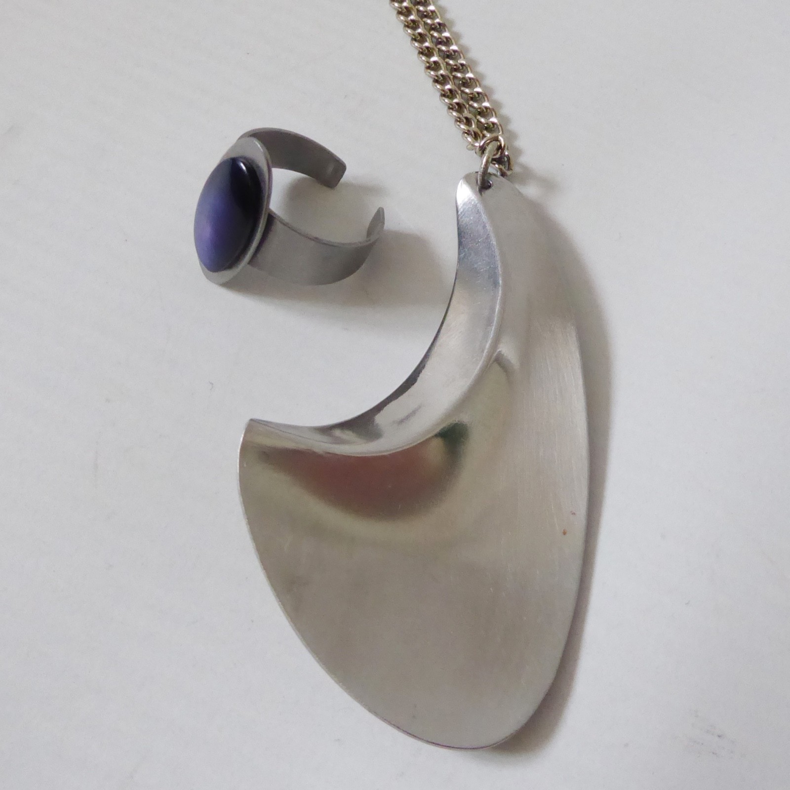 Modernist retro stainless steel vintage pendant necklace & blue abalone ring