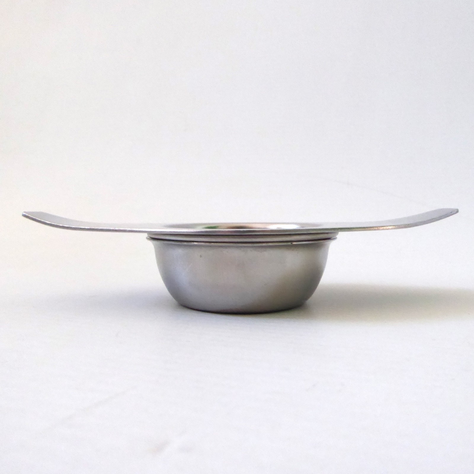 Old Hall Robert Welch Campden stainless steel tea strainer & dish, 60s modernist - Image 4