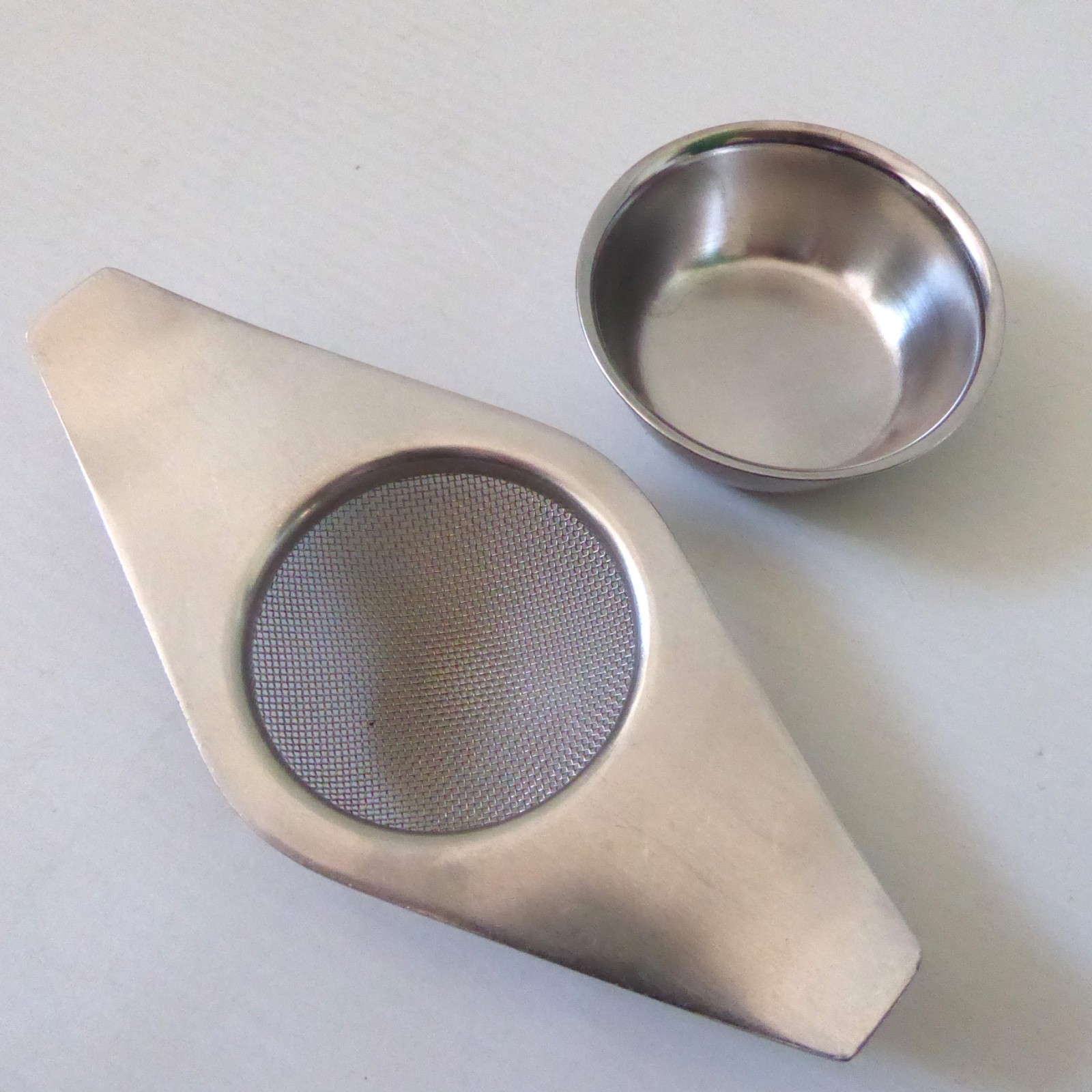 Old Hall Robert Welch Campden stainless steel tea strainer & dish, 60s modernist - Image 6