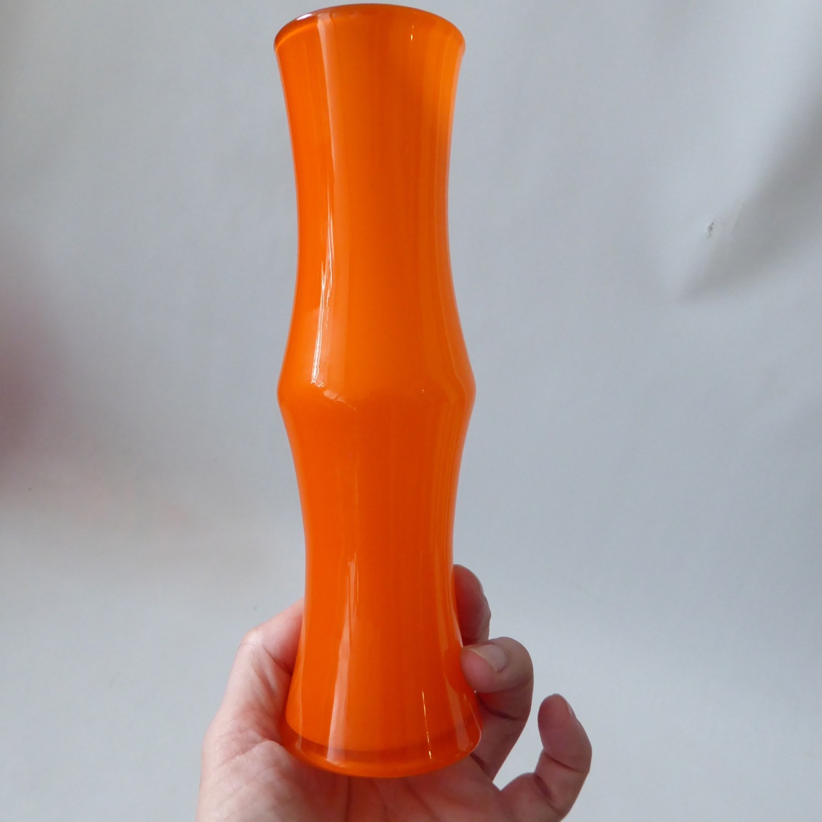 Orange cased white vintage art glass bamboo vase. Retro 70s. Empoli Scandi style - Image 4