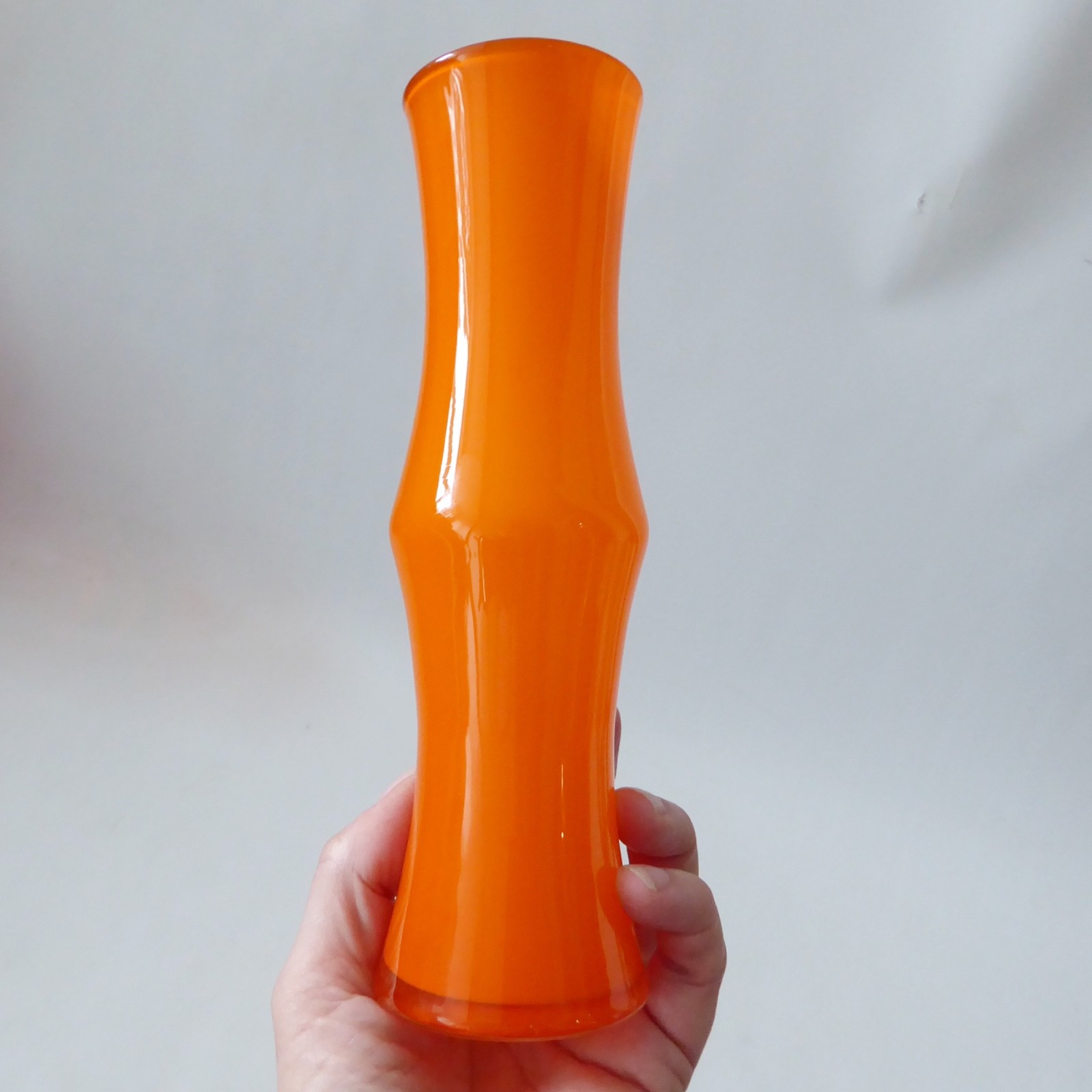 Orange cased white vintage art glass bamboo vase. Retro 70s. Empoli Scandi style - Image 5