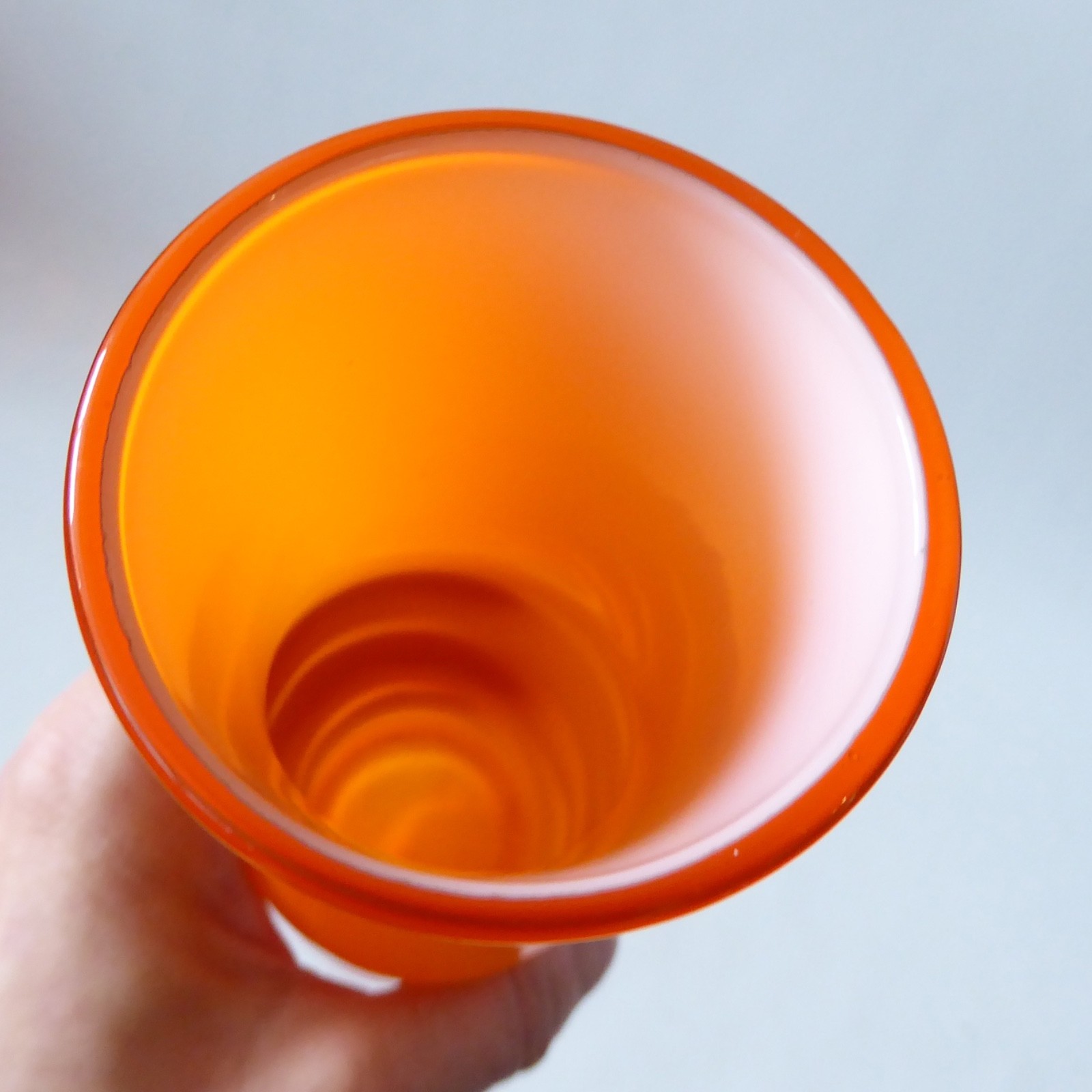 Orange cased white vintage art glass bamboo vase. Retro 70s. Empoli Scandi style - Image 8