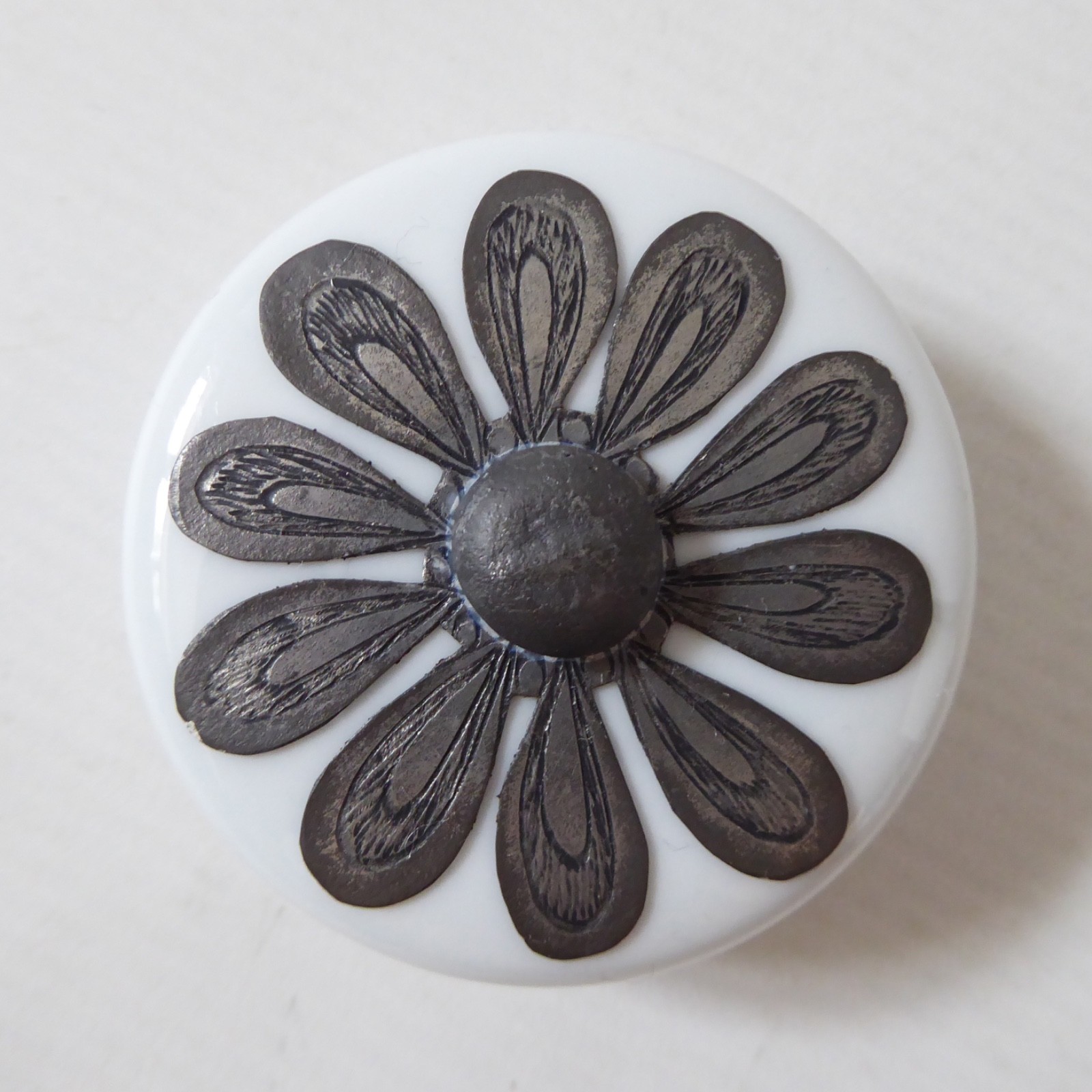 Philippe Deshoulieres Limoges France porcelain vintage pill box pot, Orselly L&J - Image 3